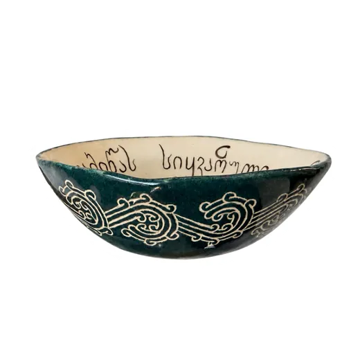 Kvali Ceramics ხელნაკეთი კერამიკული განსხვავებული სასმისი / თასი